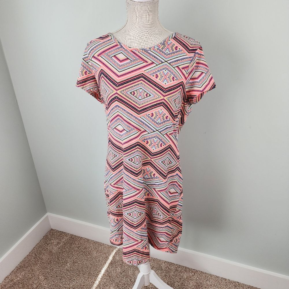 BOBBIE BROOKS GEOMETRICAL SHORT SLEEVE DRESS SIZE LARGE